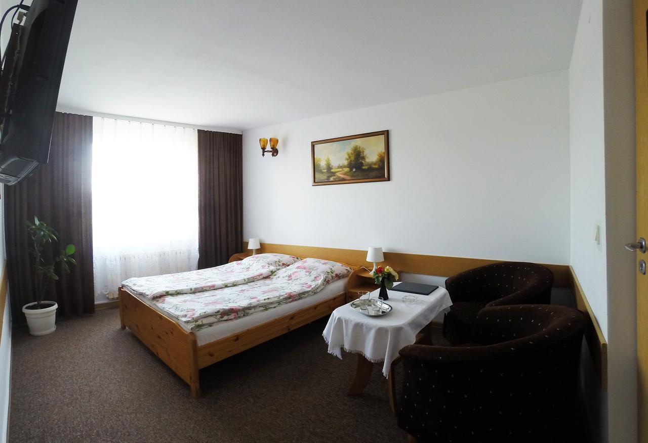 Hotel Kot Siestrzen Esterno foto
